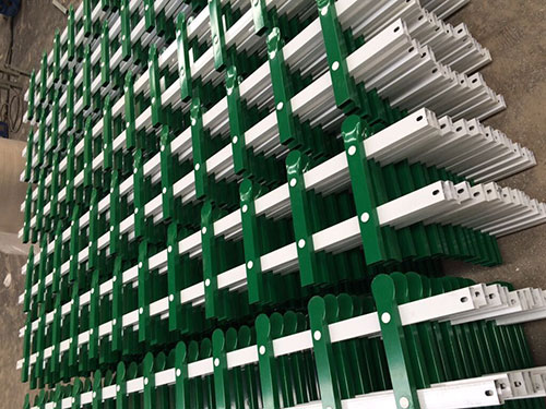 湖北草坪鋅鋼護(hù)欄圖片4